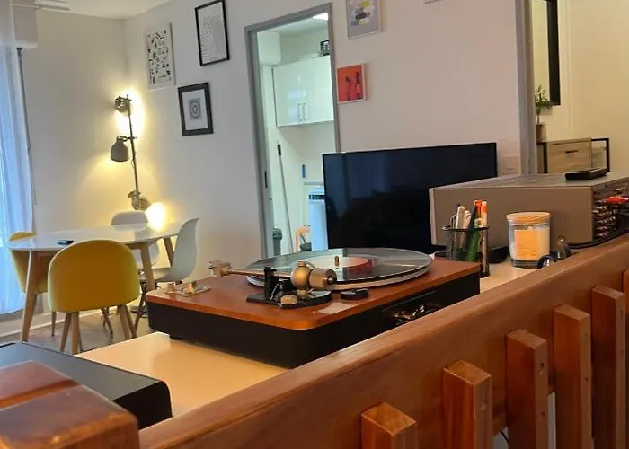 Cosy Duplex Avec Parking A 19 By Immo Kit アパート *