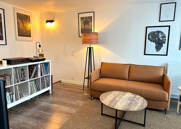 Cosy Duplex Avec Parking A 19 By Immo Kit アパート パリ