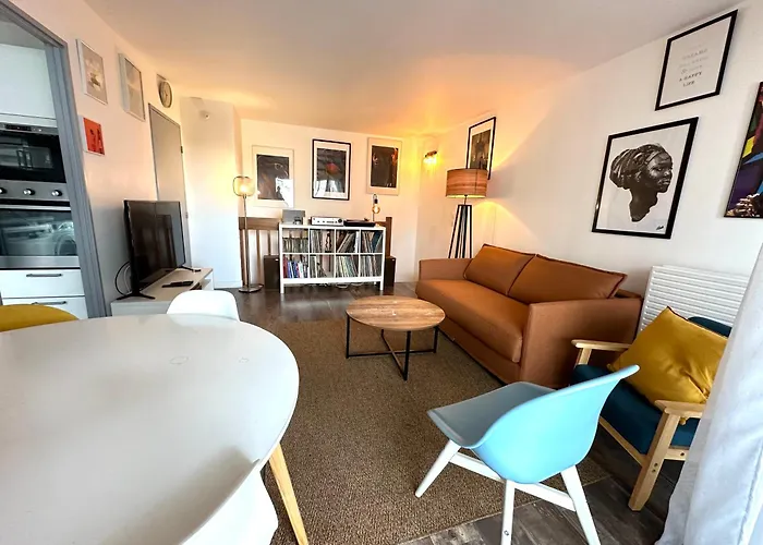 Cosy Duplex Avec Parking A 19 By Immo Kit アパート パリ